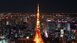 Main dining with a panoramic view of Tokyo Tower and Tokyo - Fishbank Tokyo  Shiodome