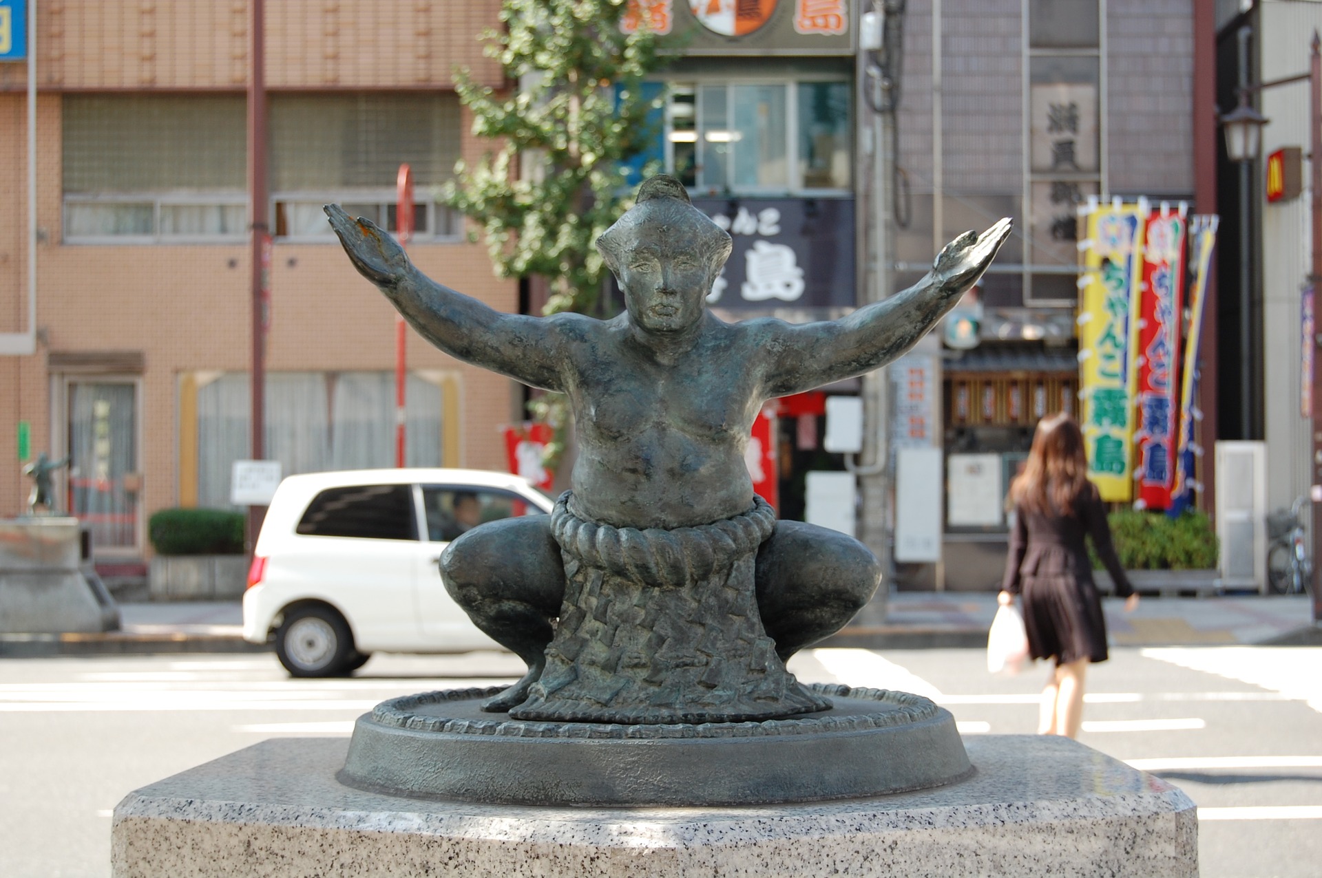 Ryogoku Sumo statue
