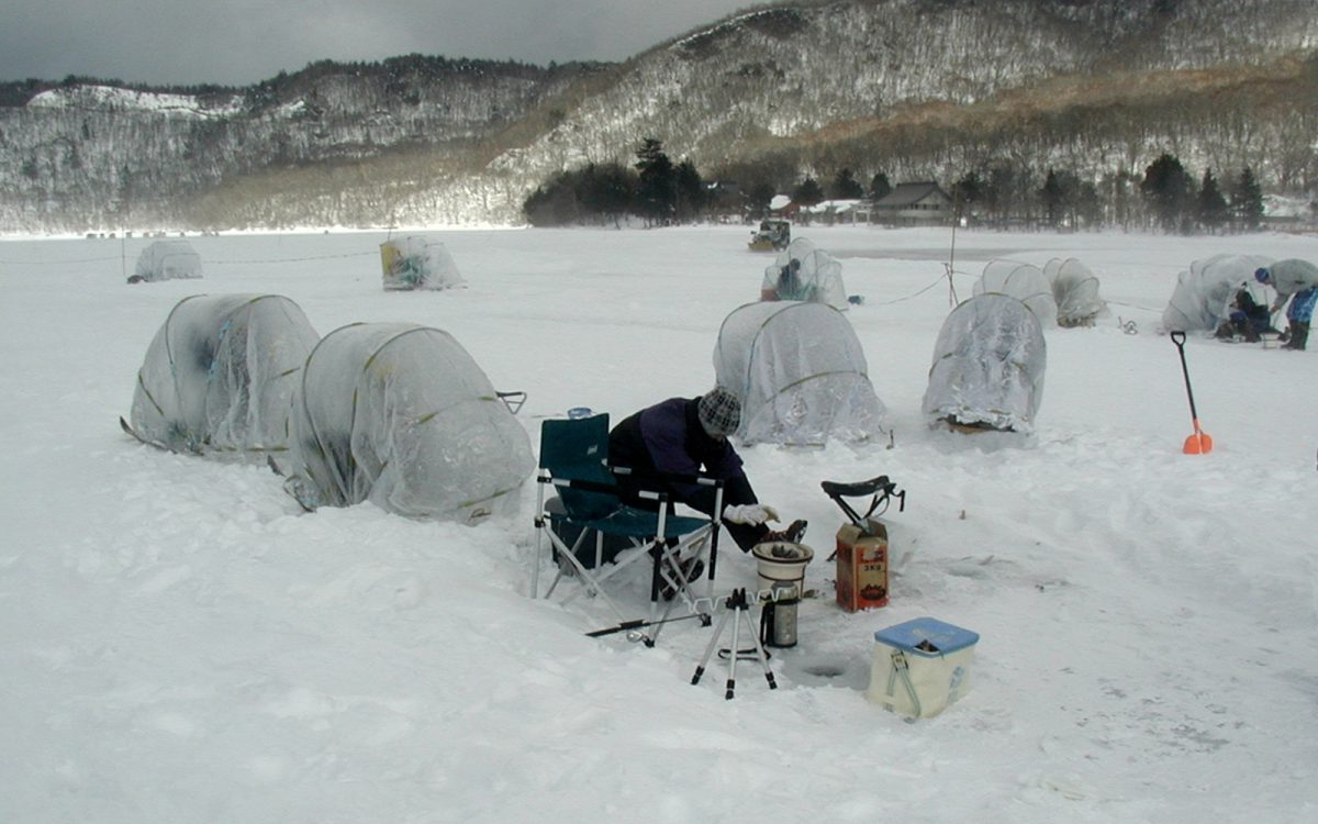 Ice fishing onuma