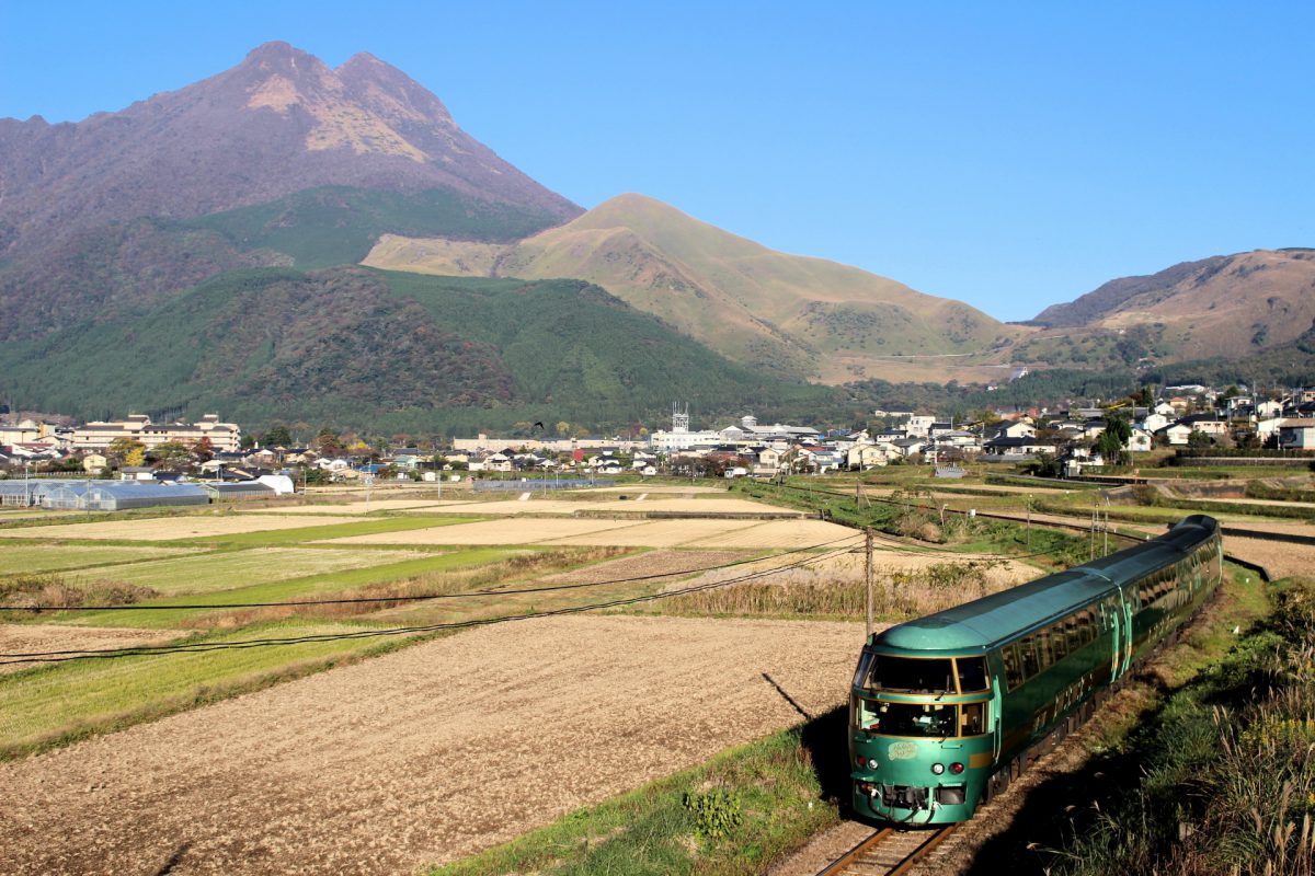 Yufuin no mori train