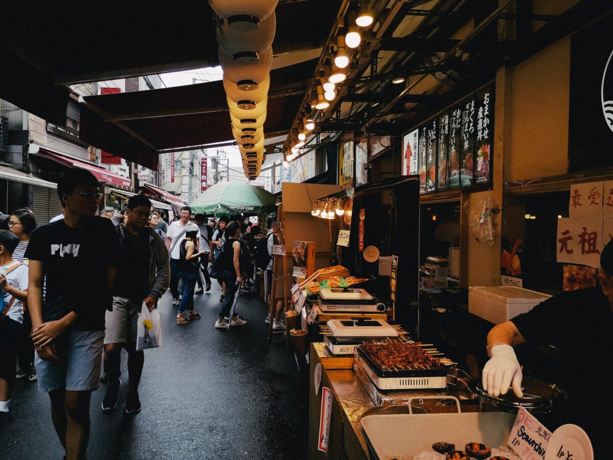 when to visit tsukiji fish market