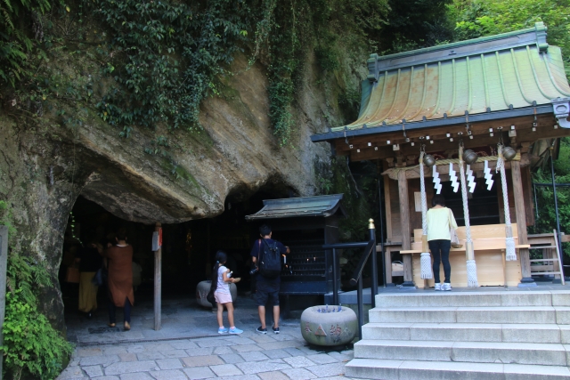 Zeniarai benten Shrine kamakura