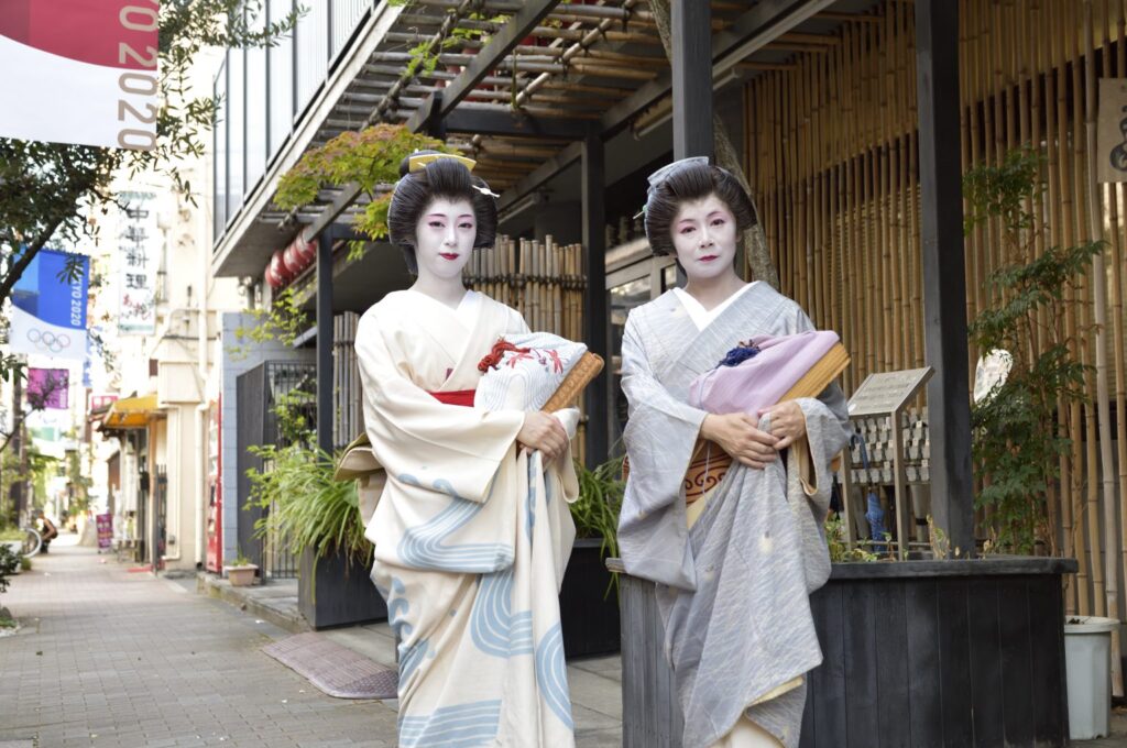 The Fascinating History of Geishas