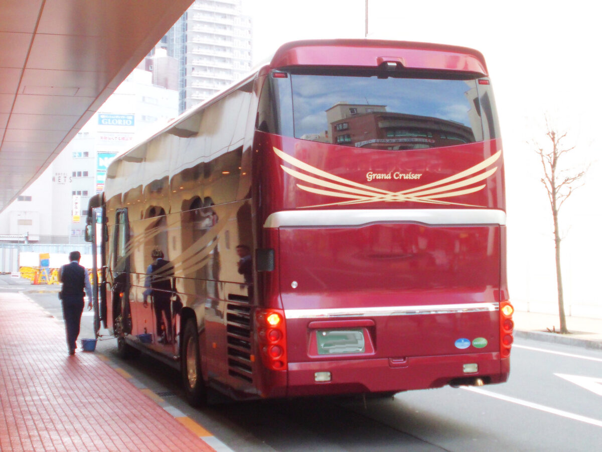 japan travel bus