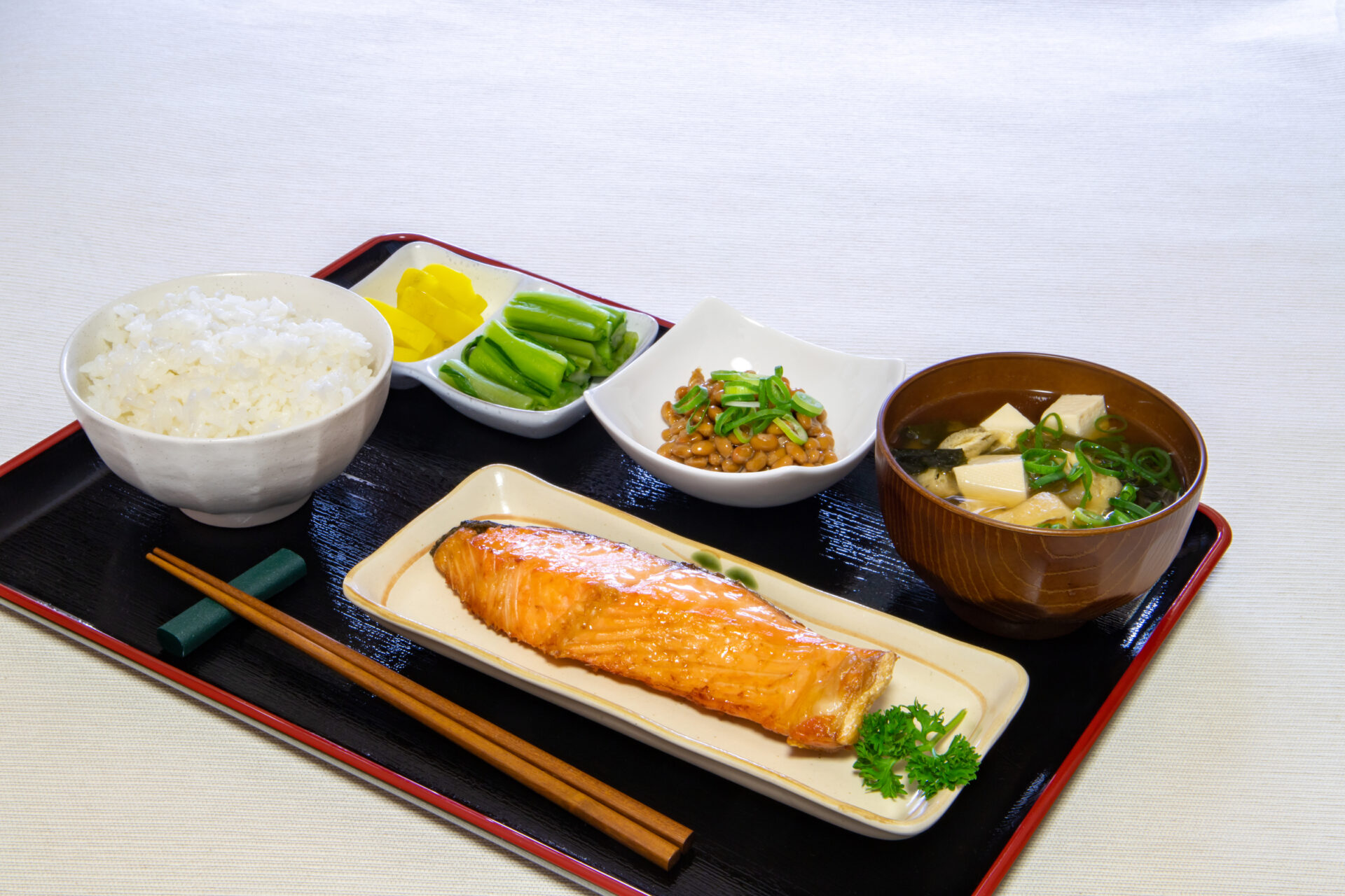 Bí quyết giữ dáng của người Nhật - Bữa ăn sáng thịnh soạn