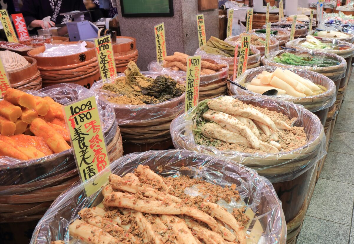 nishiki market walking tour