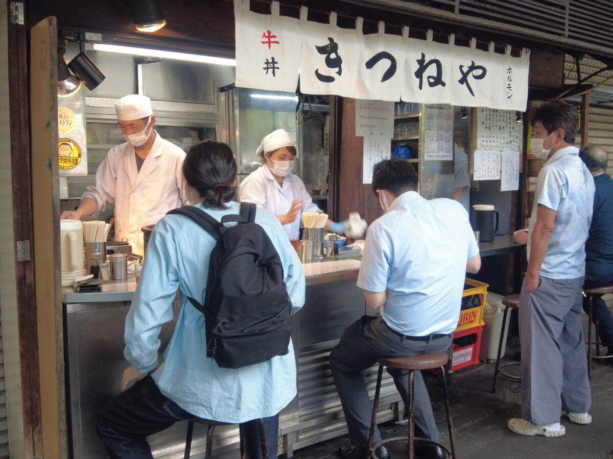 when to visit tsukiji fish market