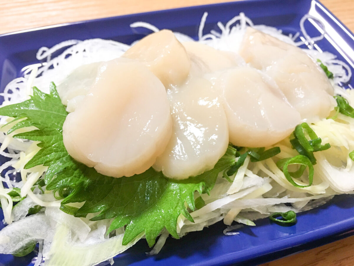Scallop hotate sashimi