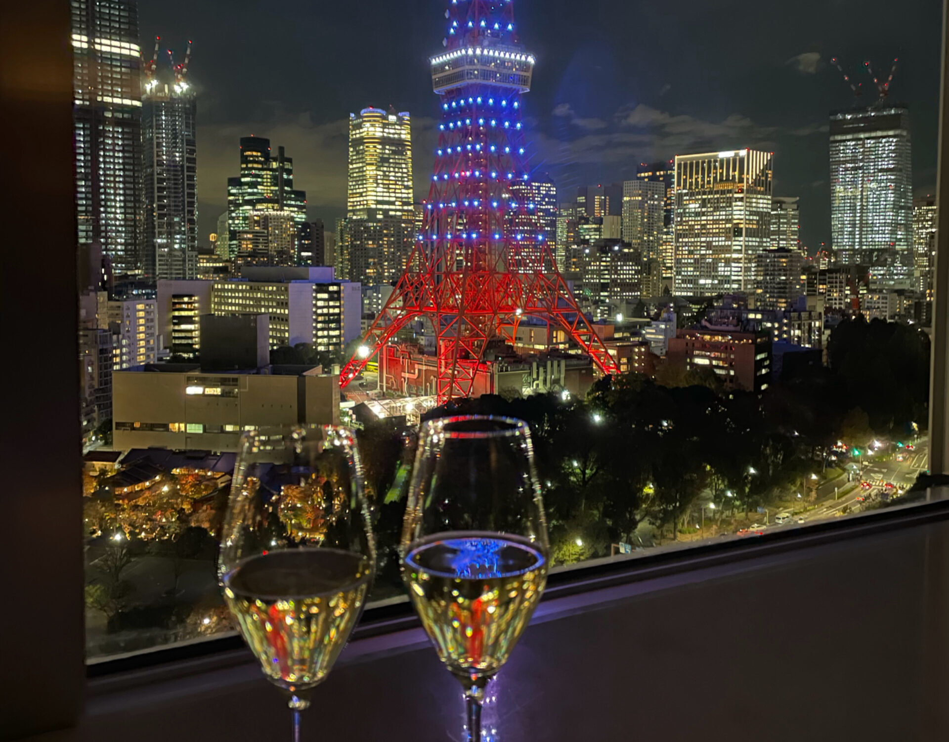 Wine glasses with View of Tokyo Tower