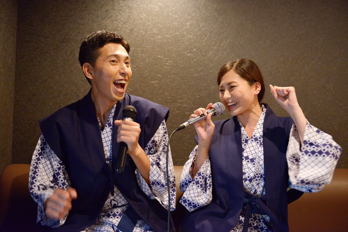 Karaoke in Japan : a Guide to Sing Your Heart Out!